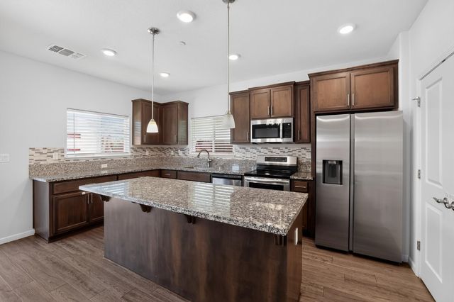 751 Phillipi Way, Sacramento, CA 95838