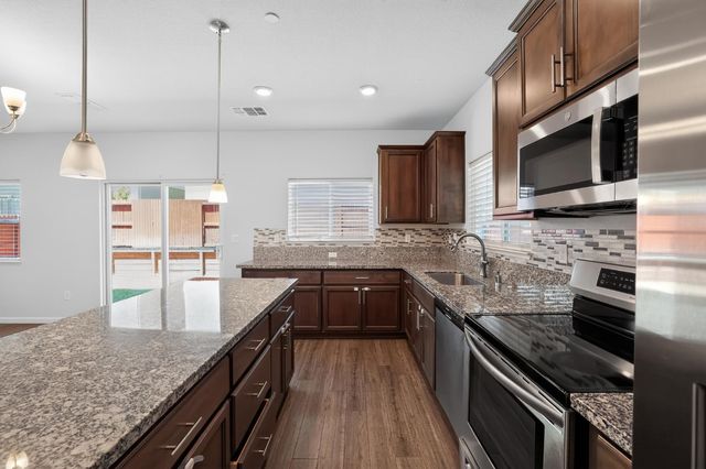 751 Phillipi Way, Sacramento, CA 95838