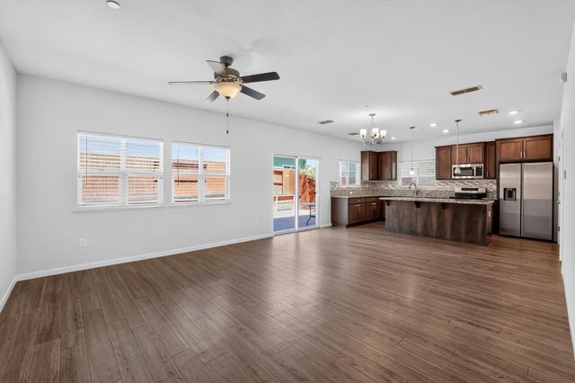 751 Phillipi Way, Sacramento, CA 95838
