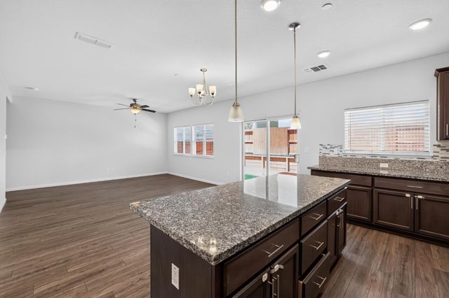 751 Phillipi Way, Sacramento, CA 95838