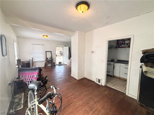 2175 W 106th Street, Cleveland, OH 44102