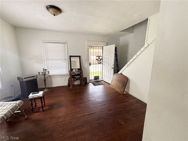 2175 W 106th Street, Cleveland, OH 44102
