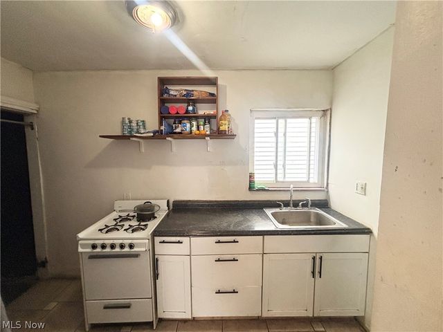 2175 W 106th Street, Cleveland, OH 44102