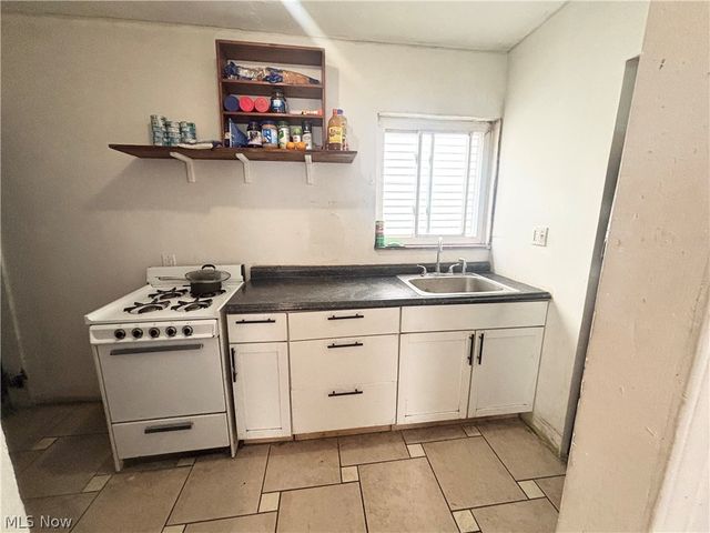 2175 W 106th Street, Cleveland, OH 44102