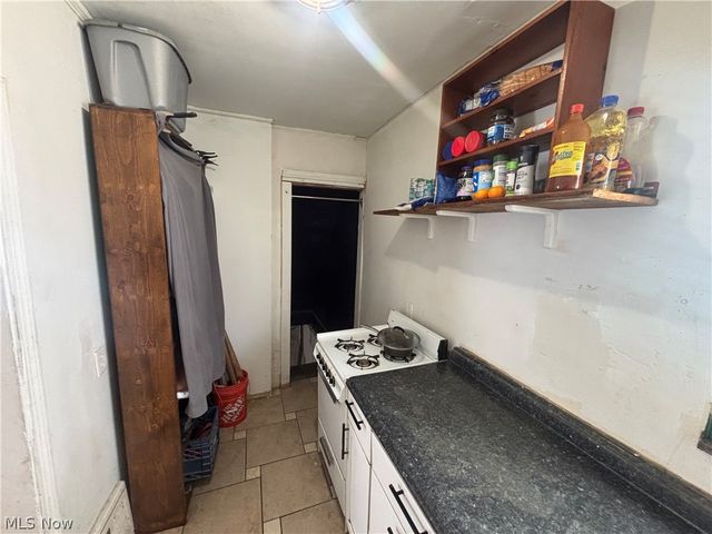2175 W 106th Street, Cleveland, OH 44102