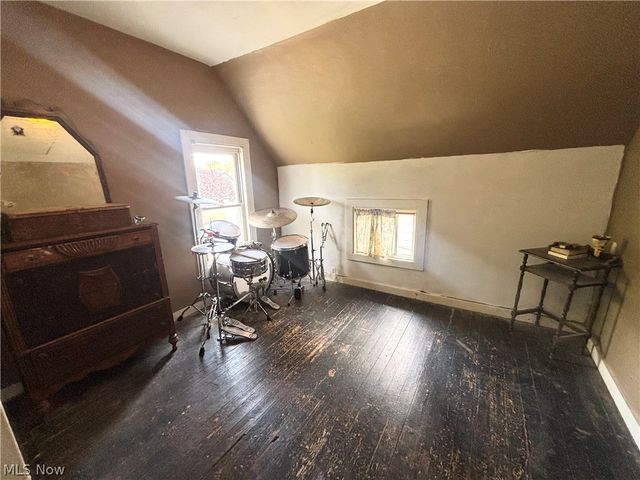 2175 W 106th Street, Cleveland, OH 44102