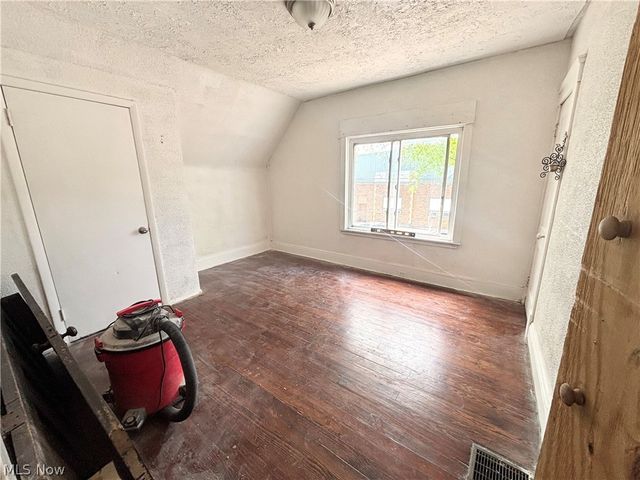 2175 W 106th Street, Cleveland, OH 44102