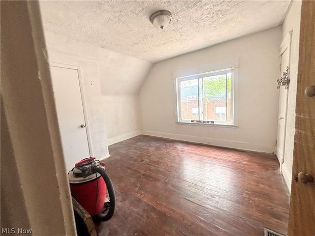 2175 W 106th Street, Cleveland, OH 44102