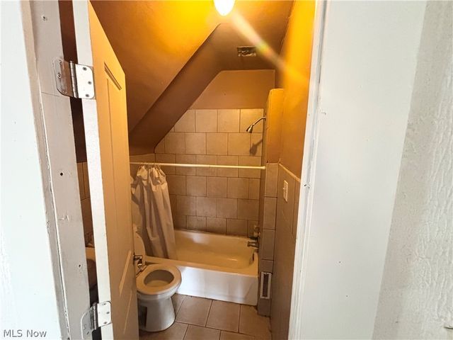 2175 W 106th Street, Cleveland, OH 44102