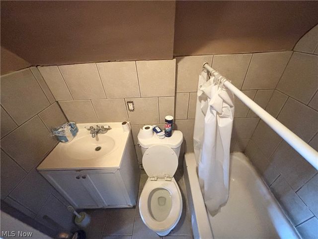 2175 W 106th Street, Cleveland, OH 44102