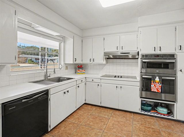 1630 CRESTVIEW DRIVE, Mount Dora, FL 32757