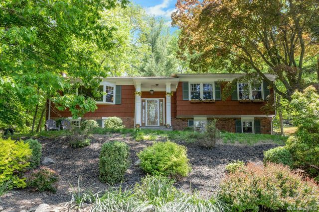 8 Woodland Road, Bedford, NY 10506