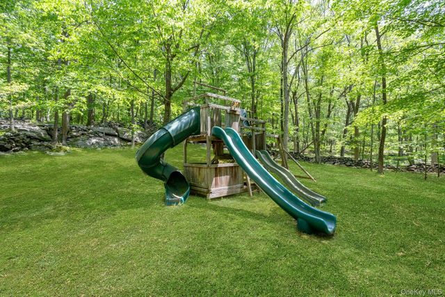 8 Woodland Road, Bedford, NY 10506