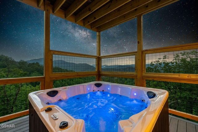 3225 Emerald Springs Loop, Sevierville, TN 37862