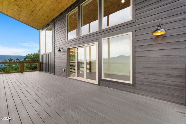 3225 Emerald Springs Loop, Sevierville, TN 37862