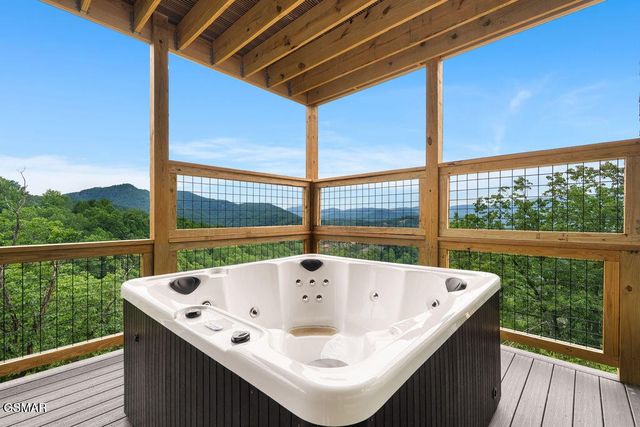 3225 Emerald Springs Loop, Sevierville, TN 37862