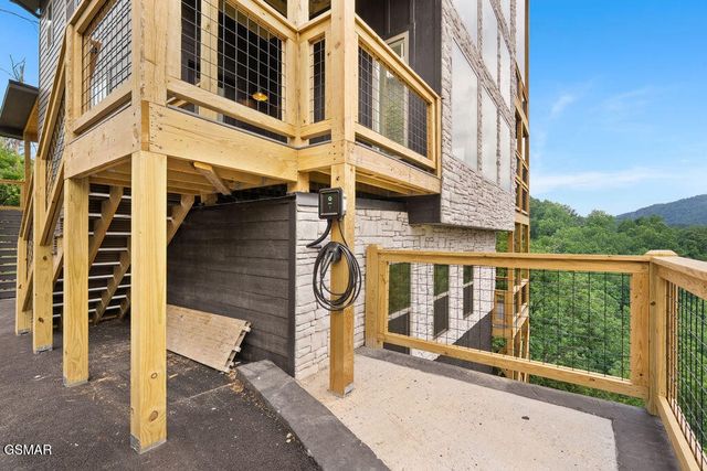 3225 Emerald Springs Loop, Sevierville, TN 37862