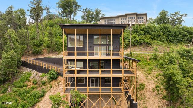 3225 Emerald Springs Loop, Sevierville, TN 37862