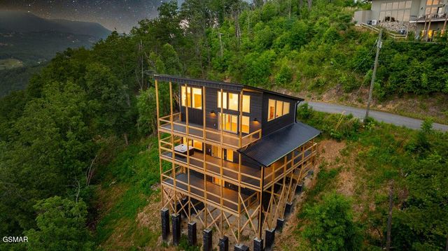 3225 Emerald Springs Loop, Sevierville, TN 37862