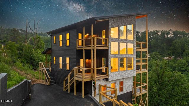 3225 Emerald Springs Loop, Sevierville, TN 37862