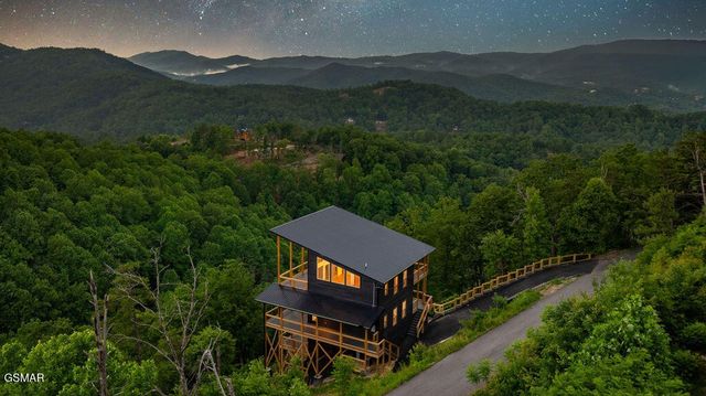 3225 Emerald Springs Loop, Sevierville, TN 37862