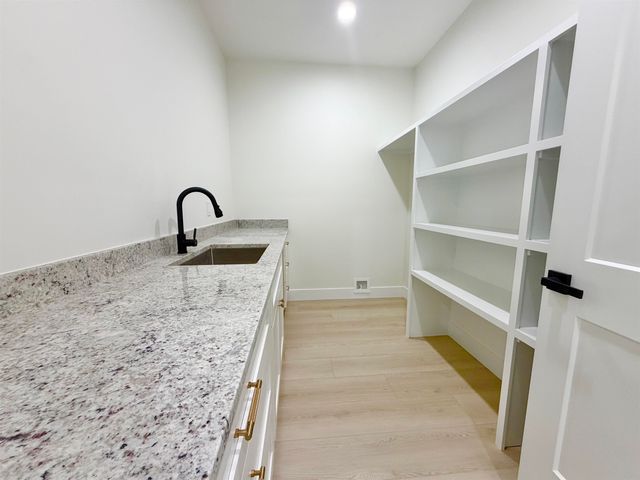 766 E Long Bay Dr, Inman, SC 29349