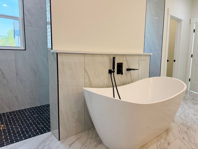 766 E Long Bay Dr, Inman, SC 29349