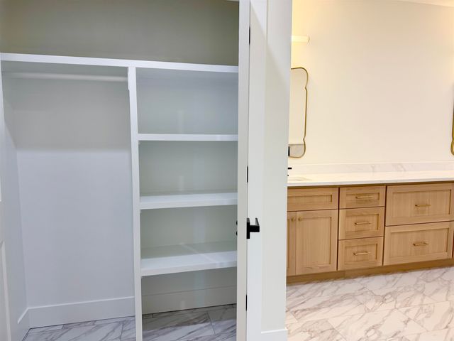 766 E Long Bay Dr, Inman, SC 29349