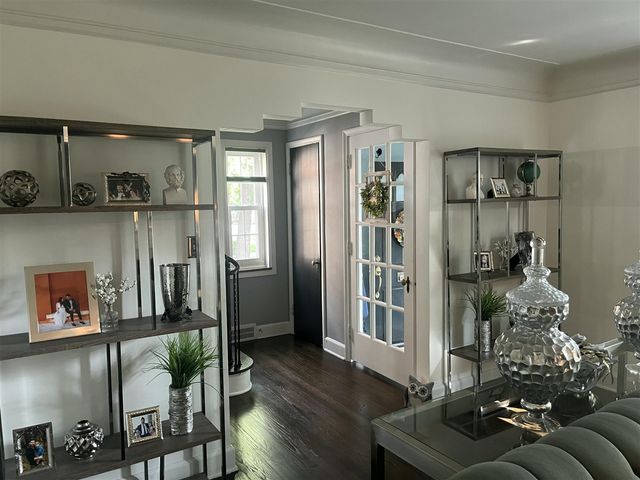456 Manor Street, Grosse Pointe Farms, MI 48236