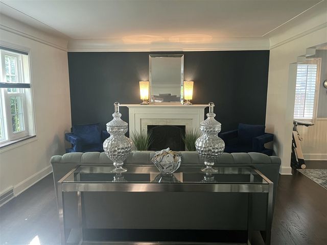 456 Manor Street, Grosse Pointe Farms, MI 48236