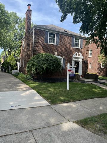 456 Manor Street, Grosse Pointe Farms, MI 48236