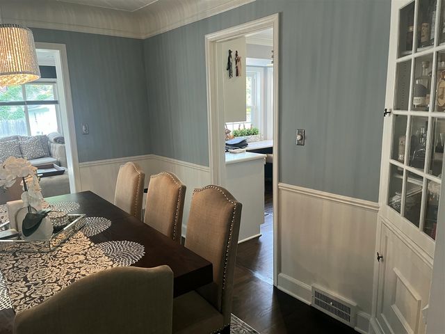 456 Manor Street, Grosse Pointe Farms, MI 48236