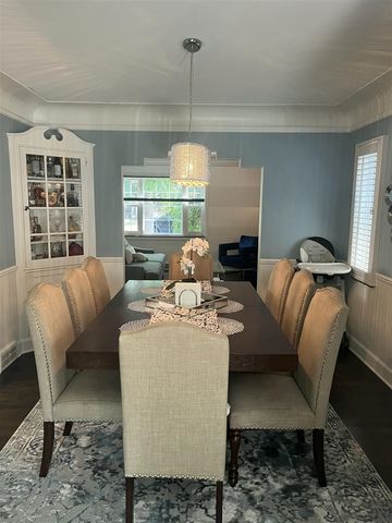 456 Manor Street, Grosse Pointe Farms, MI 48236