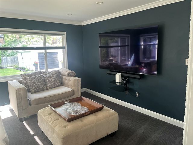 456 Manor Street, Grosse Pointe Farms, MI 48236