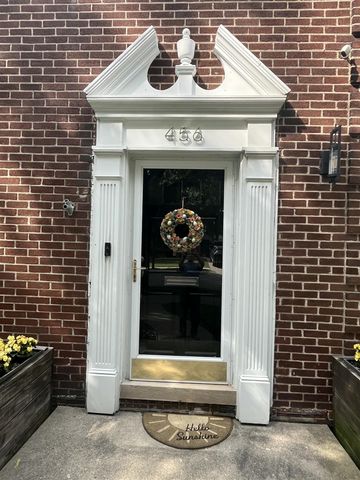 456 Manor Street, Grosse Pointe Farms, MI 48236