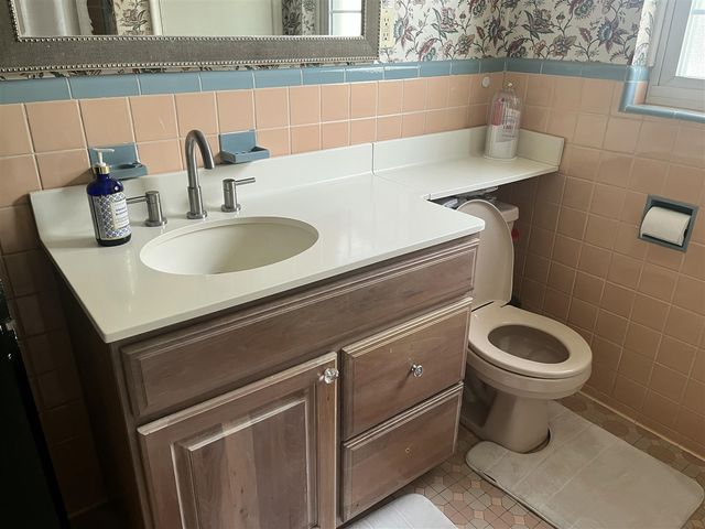 456 Manor Street, Grosse Pointe Farms, MI 48236