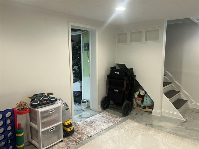 456 Manor Street, Grosse Pointe Farms, MI 48236