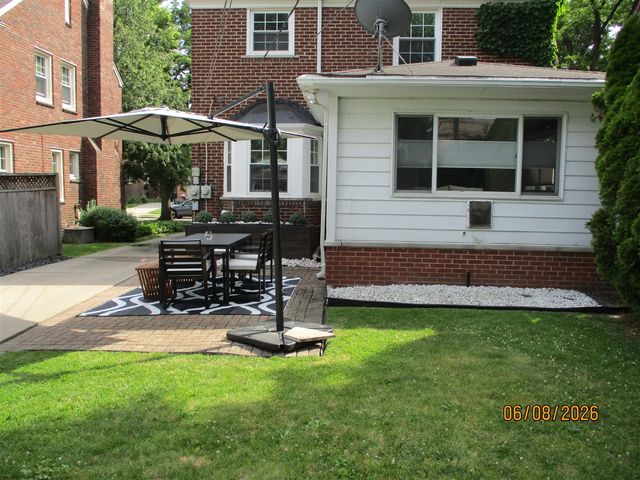 456 Manor Street, Grosse Pointe Farms, MI 48236