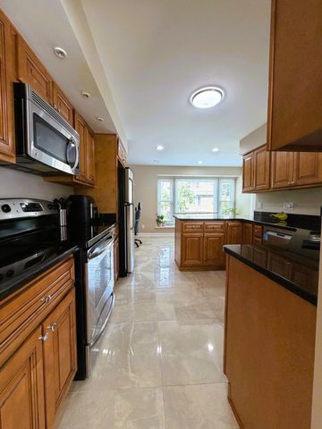 4239 Breckenridge Drive 63, West Bloomfield, MI 48322