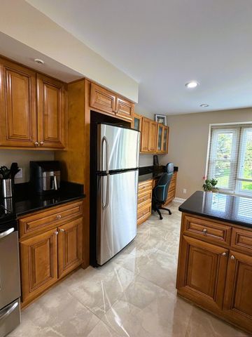 4239 Breckenridge Drive 63, West Bloomfield, MI 48322