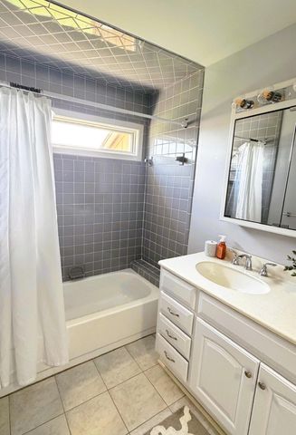 4239 Breckenridge Drive 63, West Bloomfield, MI 48322