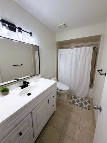 4239 Breckenridge Drive 63, West Bloomfield, MI 48322