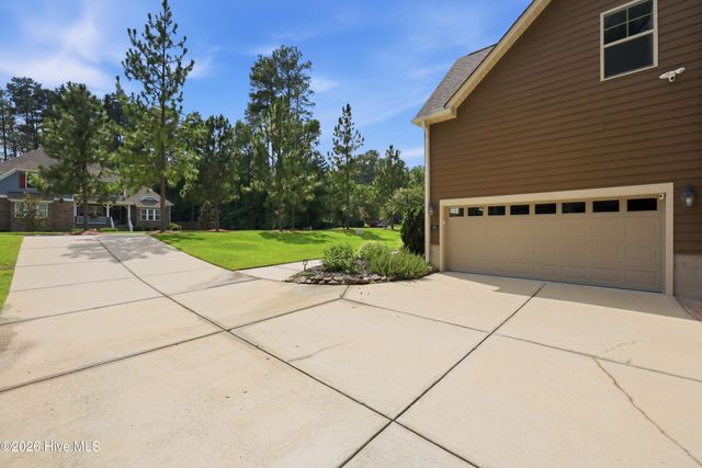 165 Glenmoor Drive, Southern Pines, NC 28387