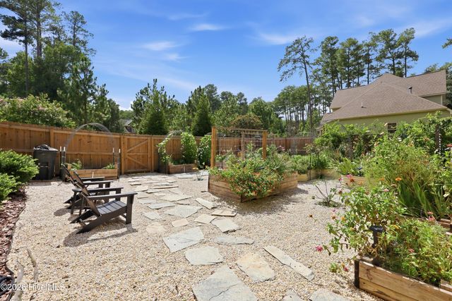 165 Glenmoor Drive, Southern Pines, NC 28387