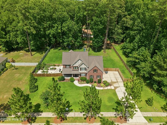 165 Glenmoor Drive, Southern Pines, NC 28387