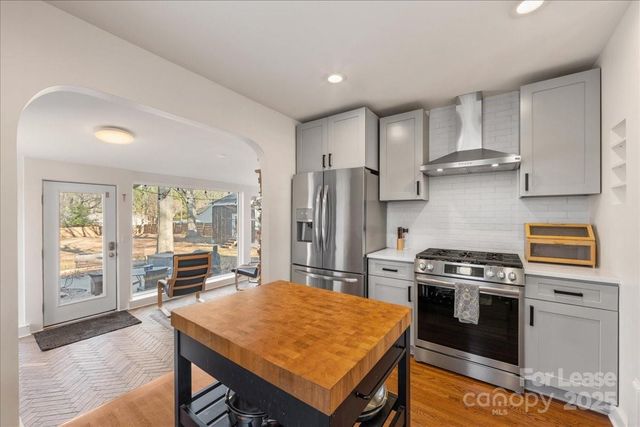 5712 Oak Drive, Charlotte, NC 28216