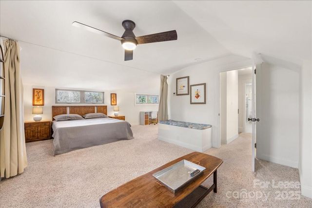 5712 Oak Drive, Charlotte, NC 28216