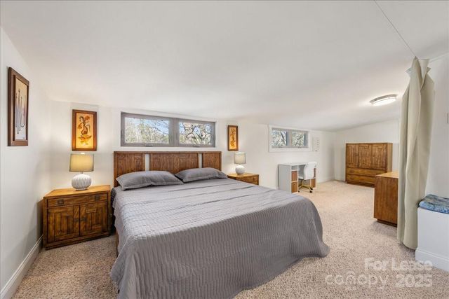 5712 Oak Drive, Charlotte, NC 28216