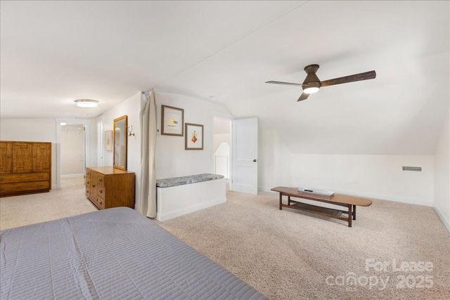 5712 Oak Drive, Charlotte, NC 28216