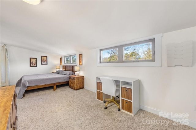 5712 Oak Drive, Charlotte, NC 28216